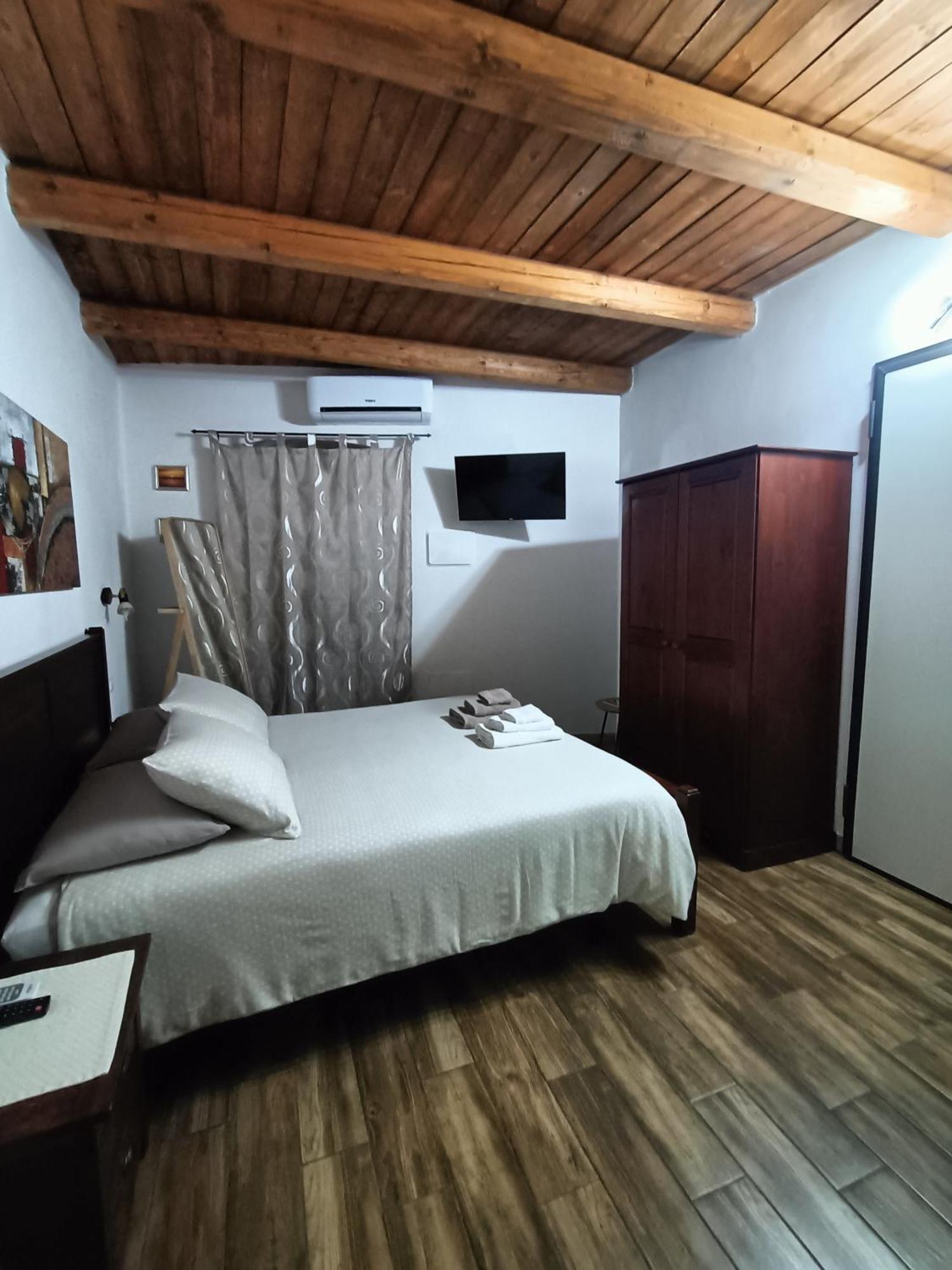 Bed And Breakfast Raggio Di Sole Iglesias Kültér fotó