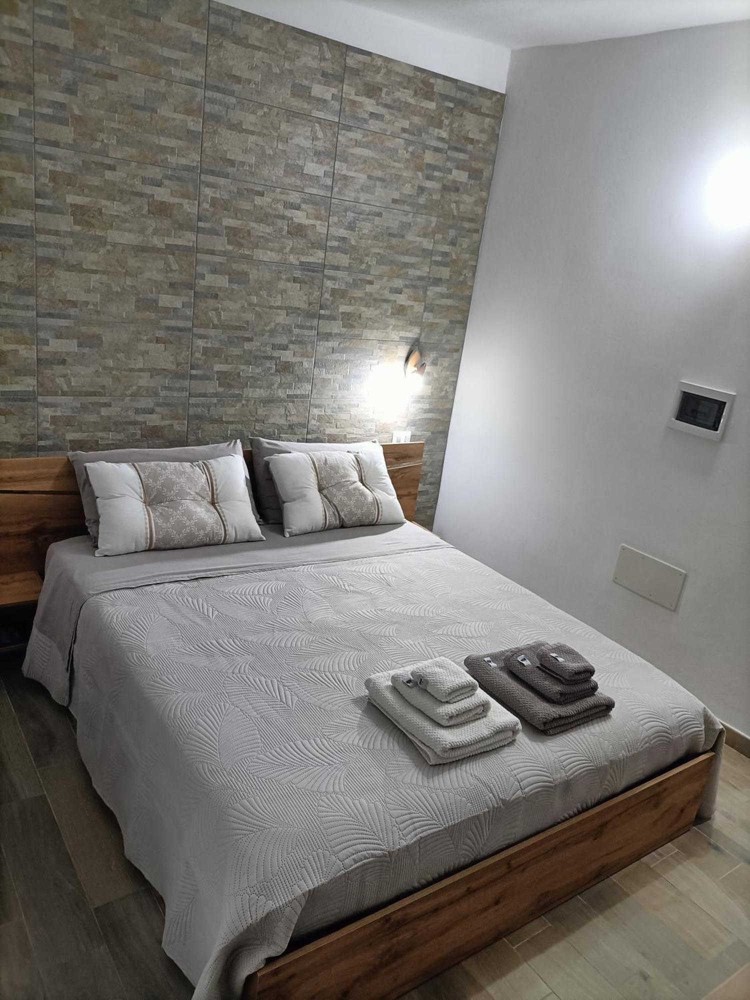 Bed And Breakfast Raggio Di Sole Iglesias Kültér fotó